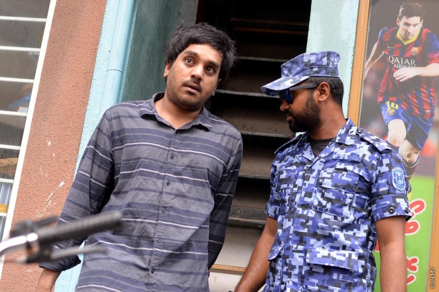 އަނަސް މަރާލި މައްސަލާގައި ހޯދަން އިއުލާންކުރި މ. ލޮނުމިދިލިގޭ އަފްރާހް އަބްދުއްރައްޒާގު ވަނީ ސިފަ ބަދަލުކުރަން މަސައްކަތްކޮށްފައި --