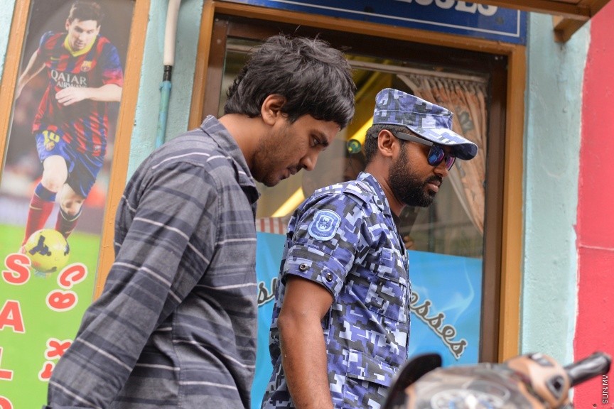އަނަސް މަރާލި މައްސަލާގައި ހޯދަން އިއުލާންކުރި މ. ލޮނުމިދިލިގޭ އަފްރާހް އަބްދުއްރައްޒާގު ވަނީ ސިފަ ބަދަލުކުރަން މަސައްކަތްކޮށްފައި --