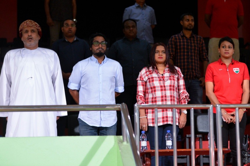 އޭއެފްސީ އޭޝިއަން ކަޕް ކޮލިފައިންގައި ރާއްޖެއާއި އޮމާން ބައްދަލުކުރި މެޗުގެ ތެރޭން: އެ މެޗުން ރާއްޖެ ބަލިވީ 3-1 ލަނޑުގެ ނަތީޖާއަކުން --- ސަން ފޮޓޯ/ މުހައްމަދު އަފްރާހް