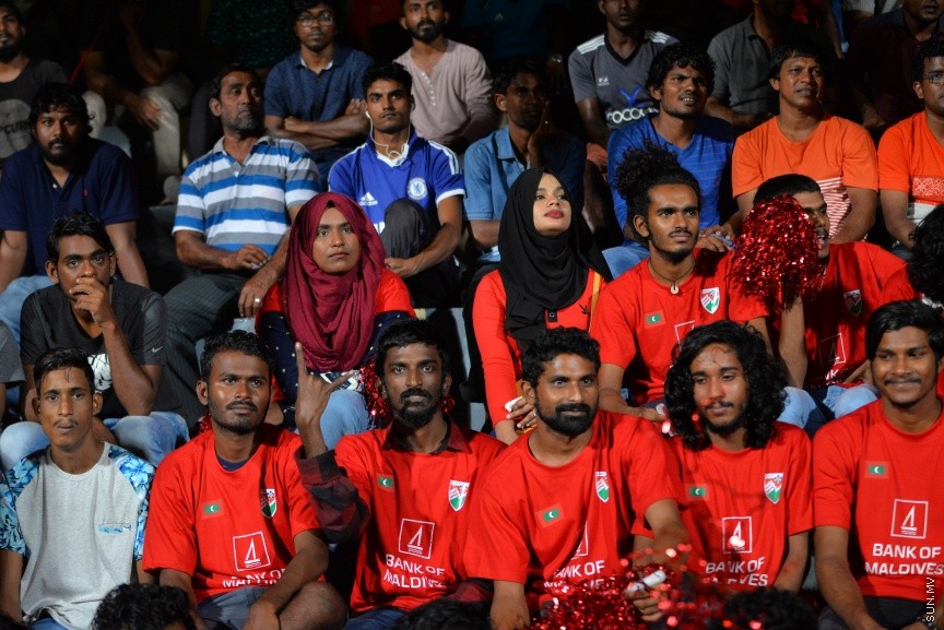 އޭއެފްސީ އޭޝިއަން ކަޕް ކޮލިފައިންގައި ރާއްޖެއާއި އޮމާން ބައްދަލުކުރި މެޗުގެ ތެރޭން: އެ މެޗުން ރާއްޖެ ބަލިވީ 3-1 ލަނޑުގެ ނަތީޖާއަކުން --- ސަން ފޮޓޯ/ މުހައްމަދު އަފްރާހް