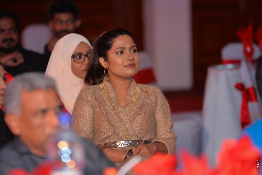 މޯލްޑިވްސް މީޑިޔާ ކައުންސިލުން ދޭ ނޫސްވެރިކަމުގެ އިނާމު 2016 ދިނުމުގެ ރަސްމިއްޔާތުގެ ތެރެއިން -- ސަން ފޮޓޯ/ މުހައްމަދު އަފްރާހް