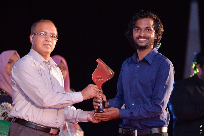 މޯލްޑިވްސް މީޑިޔާ ކައުންސިލުން ދޭ ނޫސްވެރިކަމުގެ އިނާމު 2016 ދިނުމުގެ ރަސްމިއްޔާތުގެ ތެރެއިން -- ސަން ފޮޓޯ/ މުހައްމަދު އަފްރާހް