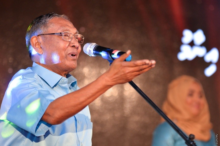މޯލްޑިވްސް މީޑިޔާ ކައުންސިލުން ދޭ ނޫސްވެރިކަމުގެ އިނާމު 2016 ދިނުމުގެ ރަސްމިއްޔާތުގެ ތެރެއިން -- ސަން ފޮޓޯ/ މުހައްމަދު އަފްރާހް
