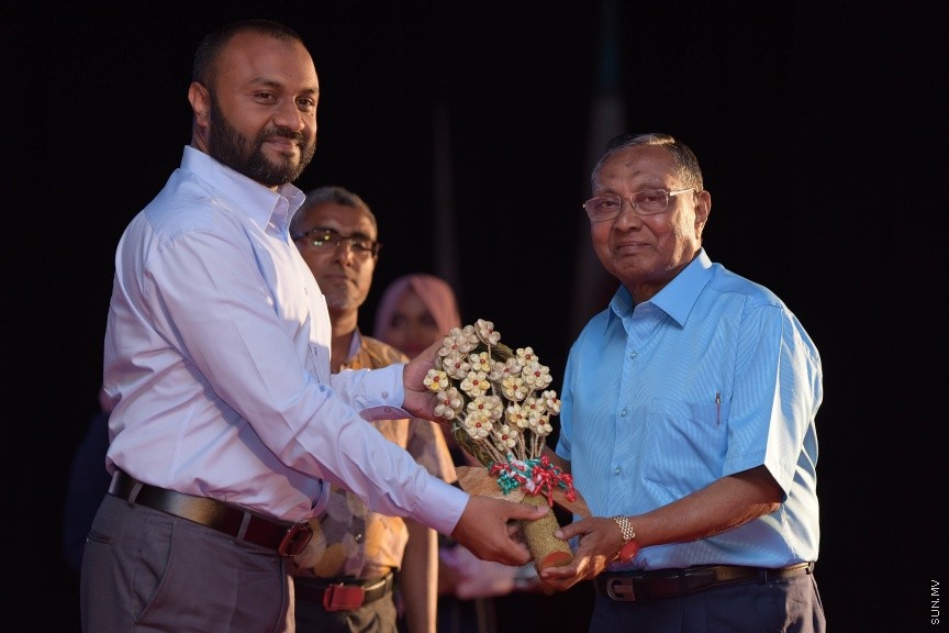 މޯލްޑިވްސް މީޑިޔާ ކައުންސިލުން ދޭ ނޫސްވެރިކަމުގެ އިނާމު 2016 ދިނުމުގެ ރަސްމިއްޔާތުގެ ތެރެއިން -- ސަން ފޮޓޯ/ މުހައްމަދު އަފްރާހް