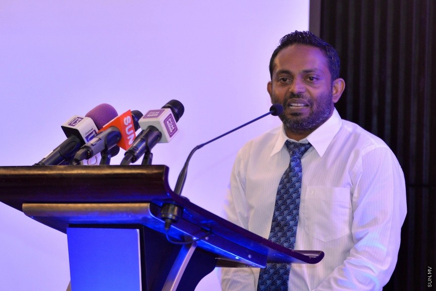 12 އޮކްޓޯބަރ 2017: އެމްޓީސީސީގެ މުވައްޒިފުންގެ އަގު ވަޒަންކޮށް ސުކޮލަޝިޕް ހަވާލްކުރުމަށް މިރޭ ހޮޓެލް ޖެންގައި ބޭއްވި ރަސްމިއްޔާތުގެ ތެރެއިން: މި ރަސްމިއްޔާތުގައި 10 މުވައްޒިފަކަށް ވަނީ ސްކޮލަޝިޕް ލިބިފައި---ސަން ފޮޓޯ/ މުހައްމަދު އަފްރާހް 