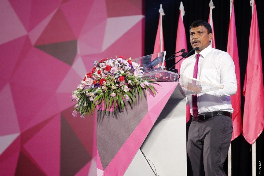 އޮކްޓޯބަރ 19، 2017: ޕީޕީއެމުން "ތައްޔާރު"ގެ ނަމުގައި ކާނިވާ ސަރަހައްދުގައި ބޭއްވި ޖަލްސާގެ ތެރެއިން -- ސަން ފޮޓޯ/ ފަޔާޒު މޫސާ