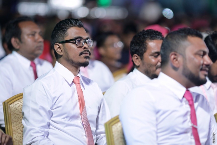 އޮކްޓޯބަރ 19، 2017: ޕީޕީއެމުން "ތައްޔާރު"ގެ ނަމުގައި ކާނިވާ ސަރަހައްދުގައި ބޭއްވި ޖަލްސާގެ ތެރެއިން -- ސަން ފޮޓޯ/ ފަޔާޒު މޫސާ