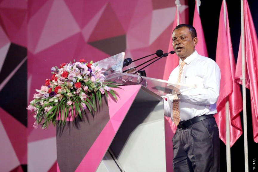 އޮކްޓޯބަރ 19، 2017: ޕީޕީއެމުން "ތައްޔާރު"ގެ ނަމުގައި ކާނިވާ ސަރަހައްދުގައި ބޭއްވި ޖަލްސާގެ ތެރެއިން -- ސަން ފޮޓޯ/ ފަޔާޒު މޫސާ