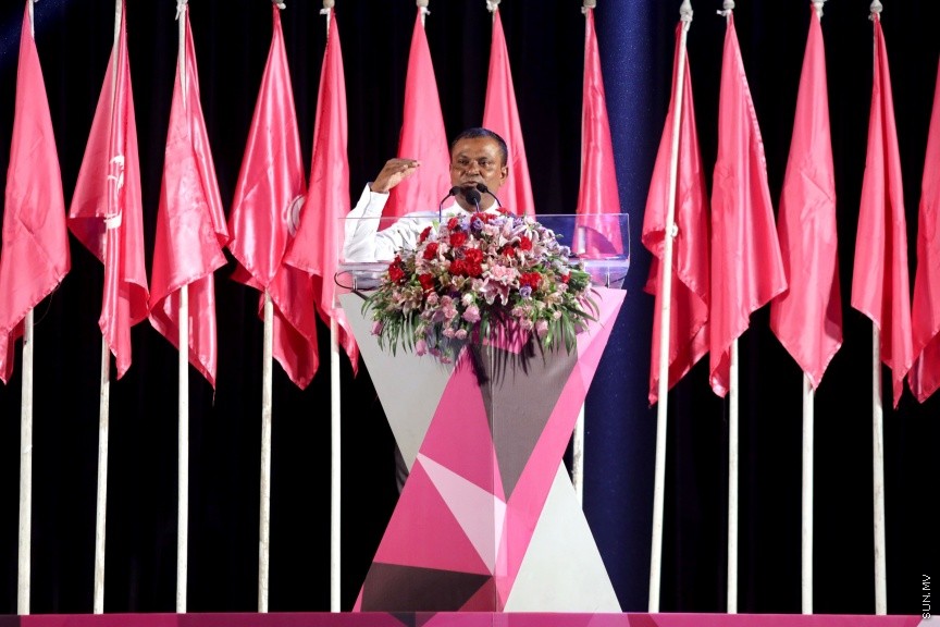 އޮކްޓޯބަރ 19، 2017: ޕީޕީއެމުން "ތައްޔާރު"ގެ ނަމުގައި ކާނިވާ ސަރަހައްދުގައި ބޭއްވި ޖަލްސާގެ ތެރެއިން -- ސަން ފޮޓޯ/ ފަޔާޒު މޫސާ