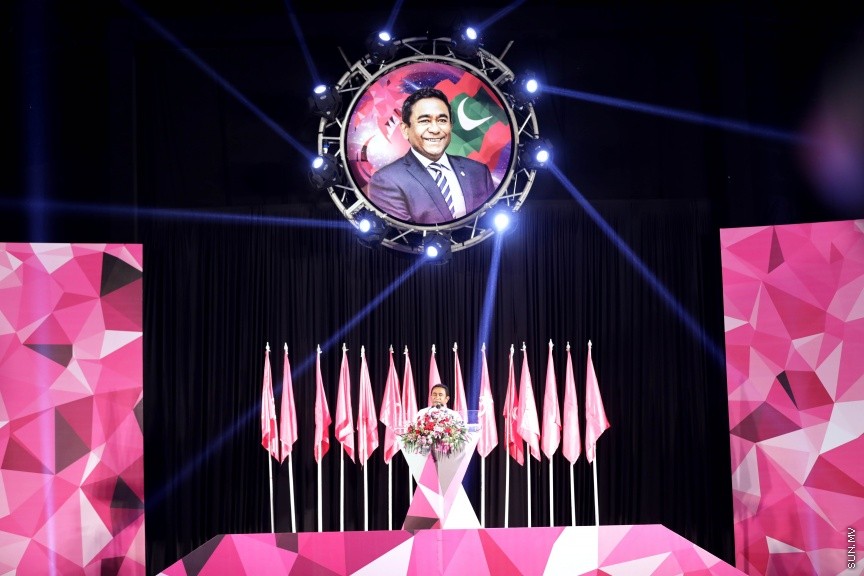 އޮކްޓޯބަރ 19، 2017: ޕީޕީއެމުން "ތައްޔާރު"ގެ ނަމުގައި ކާނިވާ ސަރަހައްދުގައި ބޭއްވި ޖަލްސާގެ ތެރެއިން -- ސަން ފޮޓޯ/ ފަޔާޒު މޫސާ