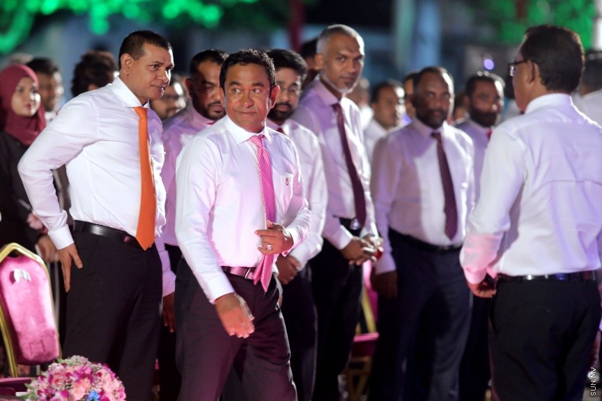 އޮކްޓޯބަރ 19، 2017: ޕީޕީއެމުން "ތައްޔާރު"ގެ ނަމުގައި ކާނިވާ ސަރަހައްދުގައި ބޭއްވި ޖަލްސާގެ ތެރެއިން -- ސަން ފޮޓޯ/ ފަޔާޒު މޫސާ