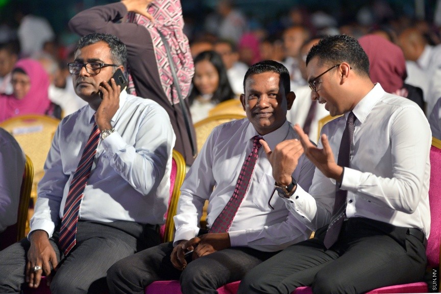 އޮކްޓޯބަރ 19، 2017: ޕީޕީއެމުން "ތައްޔާރު"ގެ ނަމުގައި ކާނިވާ ސަރަހައްދުގައި ބޭއްވި ޖަލްސާގެ ތެރެއިން -- ސަން ފޮޓޯ/ ފަޔާޒު މޫސާ