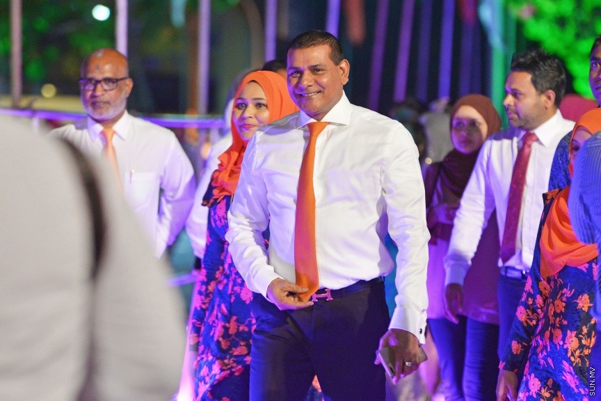 އޮކްޓޯބަރ 19، 2017: ޕީޕީއެމުން "ތައްޔާރު"ގެ ނަމުގައި ކާނިވާ ސަރަހައްދުގައި ބޭއްވި ޖަލްސާގެ ތެރެއިން -- ސަން ފޮޓޯ/ ފަޔާޒު މޫސާ