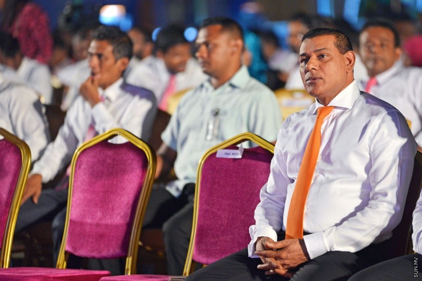 އޮކްޓޯބަރ 19، 2017: ޕީޕީއެމުން "ތައްޔާރު"ގެ ނަމުގައި ކާނިވާ ސަރަހައްދުގައި ބޭއްވި ޖަލްސާގެ ތެރެއިން -- ސަން ފޮޓޯ/ ފަޔާޒު މޫސާ