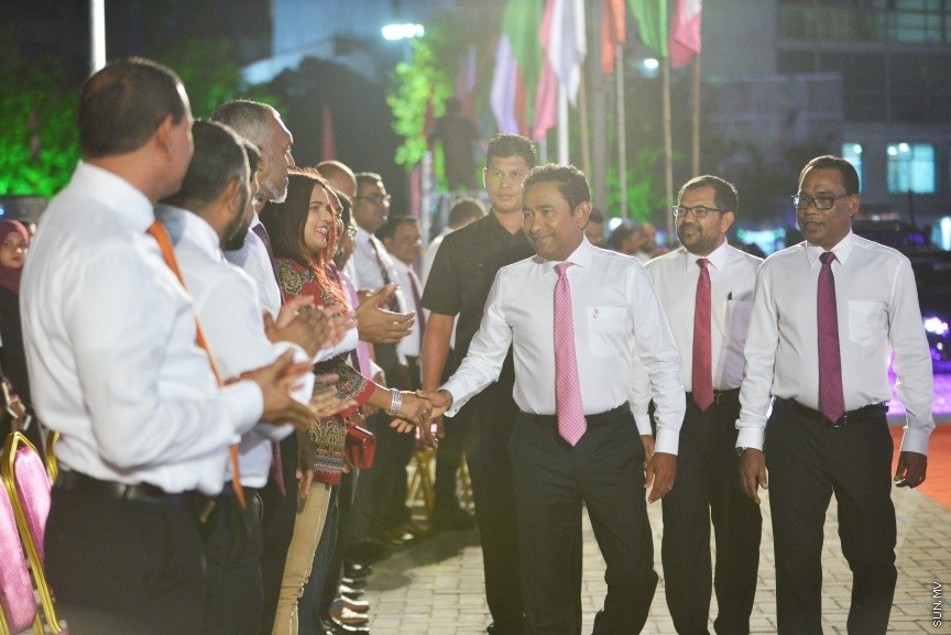 އޮކްޓޯބަރ 19، 2017: ޕީޕީއެމުން "ތައްޔާރު"ގެ ނަމުގައި ކާނިވާ ސަރަހައްދުގައި ބޭއްވި ޖަލްސާގެ ތެރެއިން -- ސަން ފޮޓޯ/ ފަޔާޒު މޫސާ