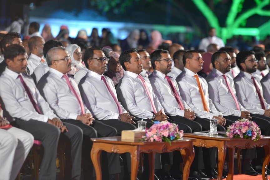 އޮކްޓޯބަރ 19، 2017: ޕީޕީއެމުން "ތައްޔާރު"ގެ ނަމުގައި ކާނިވާ ސަރަހައްދުގައި ބޭއްވި ޖަލްސާގެ ތެރެއިން -- ސަން ފޮޓޯ/ ފަޔާޒު މޫސާ