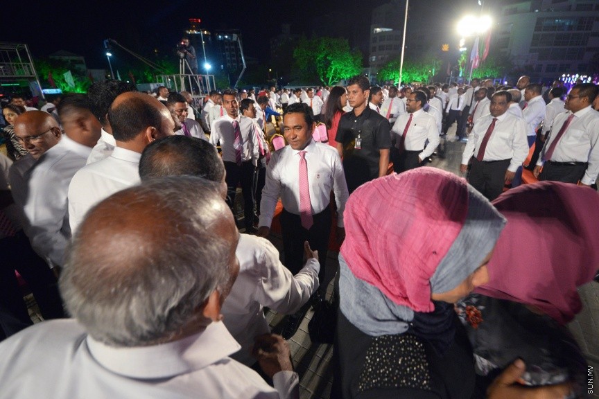އޮކްޓޯބަރ 19، 2017: ޕީޕީއެމުން "ތައްޔާރު"ގެ ނަމުގައި ކާނިވާ ސަރަހައްދުގައި ބޭއްވި ޖަލްސާގެ ތެރެއިން -- ސަން ފޮޓޯ/ ފަޔާޒު މޫސާ