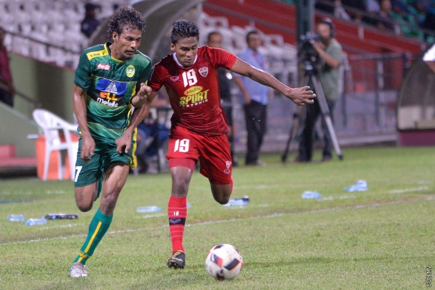 އުރީދޫ ދިވެހި ޕްރިމިއާރ ލުގުގައި ޓީސީ އާއި މާޒިޔާ ބައްދަލު ކުރި މެޗުގެ ތެރެއިން: 2-1  ގެ ނަތީޖާއަކުން މެޗު ކާމިޔާބް ކުރީ ޓީސީ---ސަން ފޮޓޯ/ މުހައްމަދު އަފްރާހް 