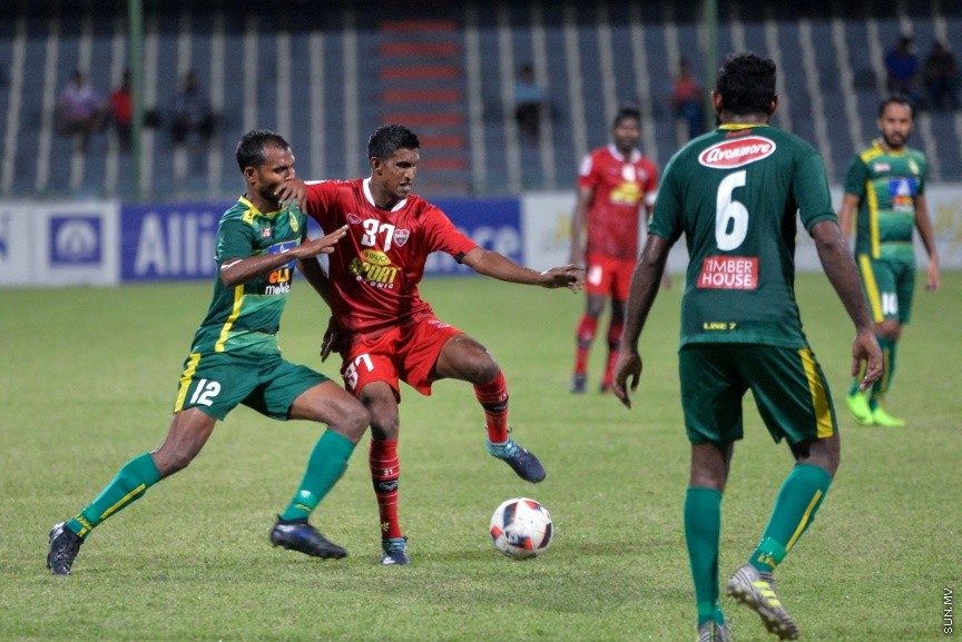އުރީދޫ ދިވެހި ޕްރިމިއާރ ލީގުގައި ޓީސީ އާއި މާޒިޔާ ބައްދަލު ކުރި މެޗުގެ ތެރެއިން: 2-1  ގެ ނަތީޖާއަކުން މެޗު ކާމިޔާބް ކުރީ ޓީސީ---ސަން ފޮޓޯ/ މުހައްމަދު އަފްރާހް 