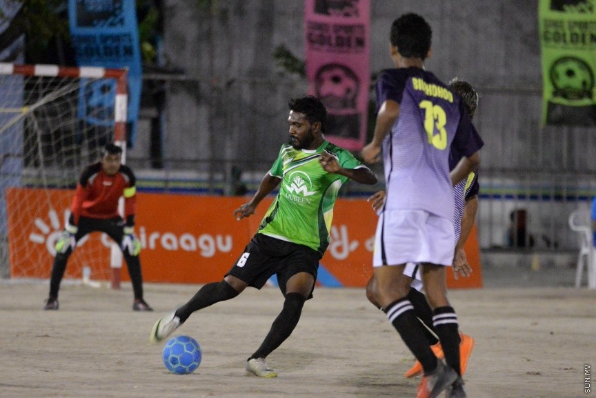 ގޯލްޑަން ފުޓްސަލް ޗެލެންޖުގެ ތެރެއިން: ރާއްޖޭގެ ހުރިހާ ރަށަކަށް ހުޅުވާލައިގެން ކުރިއަށްގެންދާ އެންމެ ބޮޑު ފުޓްސަލް މުބާރާތް ކަމަށްވާ "ގޯލްޑަން ފުޓްސަލް ޗެލެންޖުގައި ރާއްޖޭގެ އެކި ކަންކޮޅުތަކުން ޖުމްލަ 50 ޓީމު ބައިވެރިވެފައިވެ---ސަން ފޮޓޯ/ މުހައްމަދު އަފްރާހް