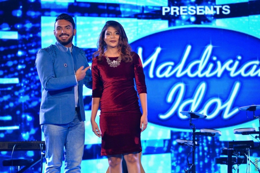 ރާއްޖޭގެ އެންމެ ފުރަތަމަ ފްރެންޗައިޒް ޝޯ މޯލްޑިވިއަން އައިޑޮލްގެ ތިންވަނަ ސީޒަން ލޯންޗުކުރުމަށް މިރޭ ބޭއްވި ހާއްސަ ރަސްމިއްޔާތުގެ ތެރެއިން: ސީޒަން ތިނެއް އިފްތިތާހުކޮށްދެއްވީ ޕަބްލިކް ސާވިސް މީޑިއާގެ ޗެއާމަން އިބްރާހިމް އުމަރު މަނިކު---ސަން ފޮޓޯ/ އަފްރާހް 