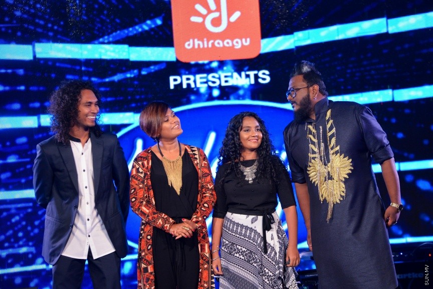 ރާއްޖޭގެ އެންމެ ފުރަތަމަ ފްރެންޗައިޒް ޝޯ މޯލްޑިވިއަން އައިޑޮލްގެ ތިންވަނަ ސީޒަން ލޯންޗުކުރުމަށް މިރޭ ބޭއްވި ހާއްސަ ރަސްމިއްޔާތުގެ ތެރެއިން: ސީޒަން ތިނެއް އިފްތިތާހުކޮށްދެއްވީ ޕަބްލިކް ސާވިސް މީޑިއާގެ ޗެއާމަން އިބްރާހިމް އުމަރު މަނިކު---ސަން ފޮޓޯ/ އަފްރާހް 