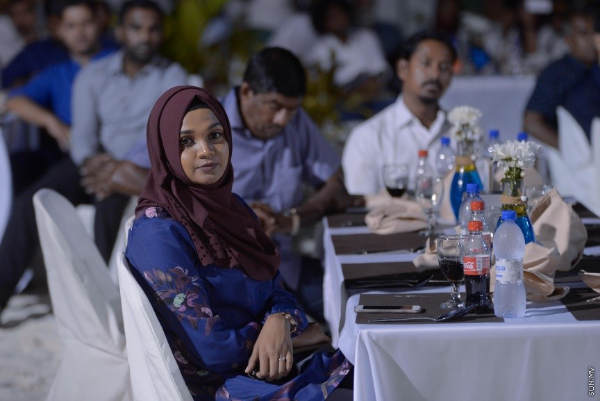 ރާއްޖޭގެ ފަތުރުވެރިކަމުގެ ދާއިރާގައި ދޭ އެންމެ ޝަރަފުވެރި އެވޯޑު، މަޓާޓޯ މޯލްޑިވްސް ޓްރެވަލް އެވޯޑްސް ގެސްޓްހައުސް އެޑިޝަން 2017 އެވޯޑް ހަފްލާގެ ތެރެއިން---ސަން ފޮޓޯ/ އަފްރާހް