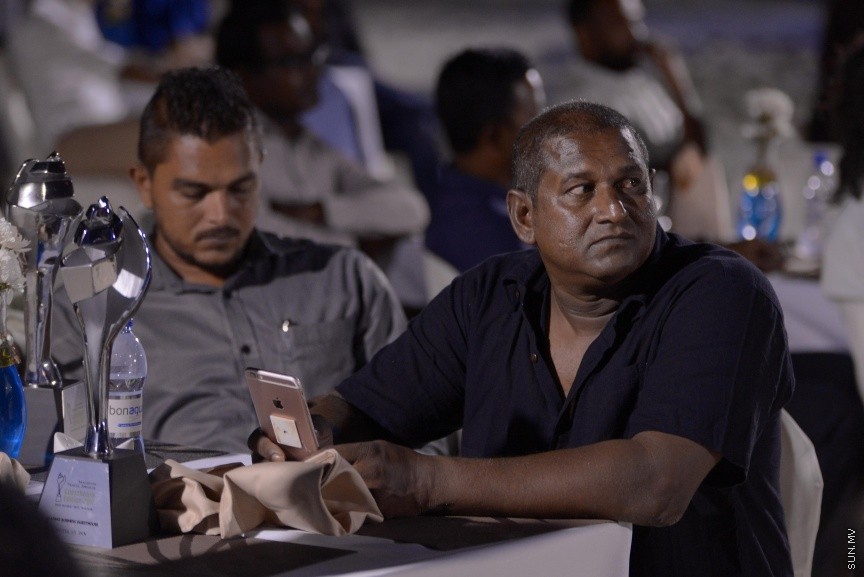 ރާއްޖޭގެ ފަތުރުވެރިކަމުގެ ދާއިރާގައި ދޭ އެންމެ ޝަރަފުވެރި އެވޯޑު، މަޓާޓޯ މޯލްޑިވްސް ޓްރެވަލް އެވޯޑްސް ގެސްޓްހައުސް އެޑިޝަން 2017 އެވޯޑް ހަފްލާގެ ތެރެއިން---ސަން ފޮޓޯ/ އަފްރާހް