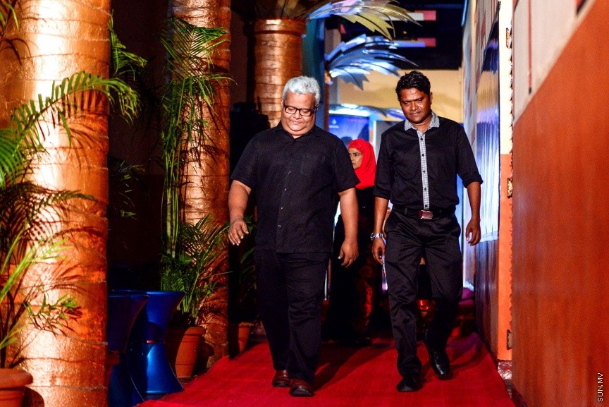 އޮކްޓޯބަރ 31، 2017: ކުޅަދާނަ ވާހަކަ ލިޔުންތެރިޔާ، ޑައިރެކްޓަރު އަދި ޕްރޮޑިއުސަރު ފާތިމަތު ނަހުލާ (ނަހޫ)ގެ ފިލްމް ބޮސް ޕްރިމިއާކުރުމަށް އޮލިމްޕަހުގައި ބޭއްވި ހާއްސަ ހަފްލާގެ ތެރެއިން -- ސަން ފޮޓޯ/ ފަޔާޒު މޫސާ