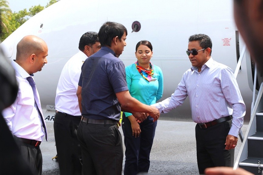ނޮވެމްބަރ 1، 2017: ދ. އަތޮޅު ކުޑަހުވަދޫގައި  އަލަށް ގާއިމު ކުރި ދާލު އެއާޕޯޓް ރަސްމީކޮށް ހުޅުވުމަށް ބޭއްވި ހާއްސަ ޖަލްސާގެ ތެރެއިން -- ސަން ފޮޓޯ/  އިހްތިޝާމް މުހައްމަދު