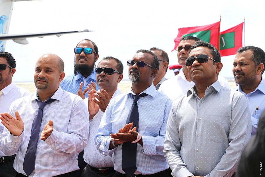 ނޮވެމްބަރ 1، 2017: ދ. އަތޮޅު ކުޑަހުވަދޫގައި  އަލަށް ގާއިމު ކުރި ދާލު އެއާޕޯޓް ރަސްމީކޮށް ހުޅުވުމަށް ބޭއްވި ހާއްސަ ޖަލްސާގެ ތެރެއިން -- ސަން ފޮޓޯ/  އިހްތިޝާމް މުހައްމަދު