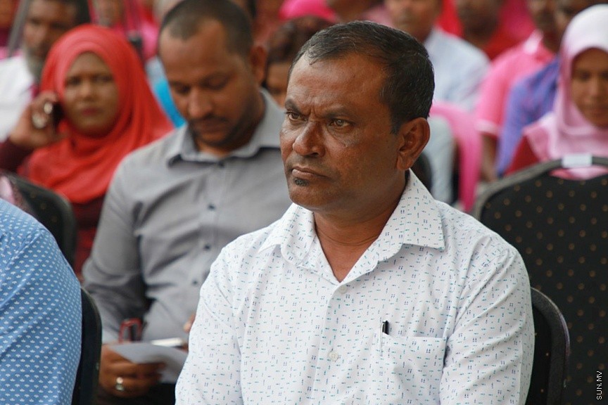 ނޮވެމްބަރ 1، 2017: ފ. ނިލަންދުއަށް ވަޑައިގެން އެ ރަށުގެ ރައްޔިތުންނާއި ރައީސް ޔާމީން ބައްދަލުކުރެއްވުން  -- ސަން ފޮޓޯ/ އިރުތިޝާމް 
