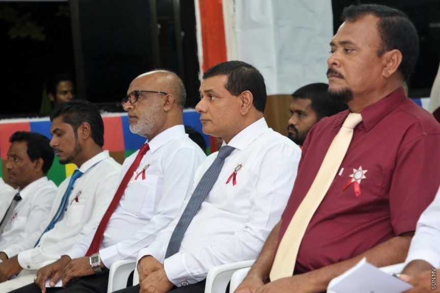 ދ. ބަނޑިދޫ ސްކޫލުގައި ރޭ ބޭއްވި އެ ސްކޫލުގެ އިނާމު ދިނުމުގެ ޖަލްސާގެ ތެރެއިން: އެ ސްކޫލުގެ މޮޅު ދަރިވަރަކަށް ހޮވިފައިވަނީ ނަޔާޒް --- ސަން ފޮޓޯ/ އިހްތިޝާމްް މުހައްމަދު