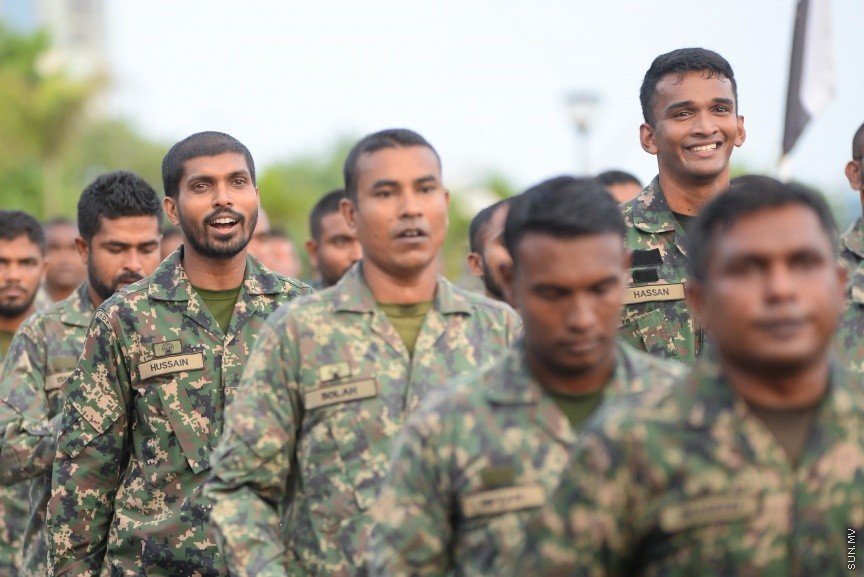 ނަޞްރުގެ ދުވަހުގެ މުނާސަބަތުގައި އެމްއެންޑީއެފުން ކުރިޔައްގެންދިޔަ  "ވިކްޓްރީ ރަން":  "ވިކްޓްރީ ރަން" އަކީ އަސްކަރިއްޔާތަކުގައި ކާމިޔާބީ ފާހަގަކުރުމަށާއި އަސްކަރީ ސަފުތަކުގެ ބަދަހިކަން ދައްކައިދިނުމާއި، ޤައުމީ ރޫޙާއި ޖޯޝް ލަޝްކަރުގައި އަށަގެންނެވުމަށް ބާއްވަމުންގެންދާ ހަރަކާތެކެވެ. ވަކިން ޚާއްޞަކޮށް މި ހަރަކާތް ރަމްޒުކޮށްދެނީ ދީނާއި ޤައުމުގެ ޙައްޤުގައި ޝަހީދުވި މަތިވެރި އަބްޠާލުންގެ ޒިކުރާއެ---ސަން ފޮޓޯ/ މުހައްމަދު އަފްރާހް 