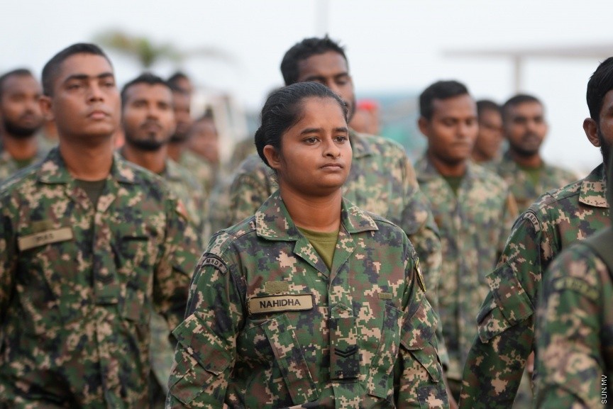 ނަޞްރުގެ ދުވަހުގެ މުނާސަބަތުގައި އެމްއެންޑީއެފުން ކުރިޔައްގެންދިޔަ  "ވިކްޓްރީ ރަން":  "ވިކްޓްރީ ރަން" އަކީ އަސްކަރިއްޔާތަކުގައި ކާމިޔާބީ ފާހަގަކުރުމަށާއި އަސްކަރީ ސަފުތަކުގެ ބަދަހިކަން ދައްކައިދިނުމާއި، ޤައުމީ ރޫޙާއި ޖޯޝް ލަޝްކަރުގައި އަށަގެންނެވުމަށް ބާއްވަމުންގެންދާ ހަރަކާތެކެވެ. ވަކިން ޚާއްޞަކޮށް މި ހަރަކާތް ރަމްޒުކޮށްދެނީ ދީނާއި ޤައުމުގެ ޙައްޤުގައި ޝަހީދުވި މަތިވެރި އަބްޠާލުންގެ ޒިކުރާއެ---ސަން ފޮޓޯ/ މުހައްމަދު އަފްރާހް 