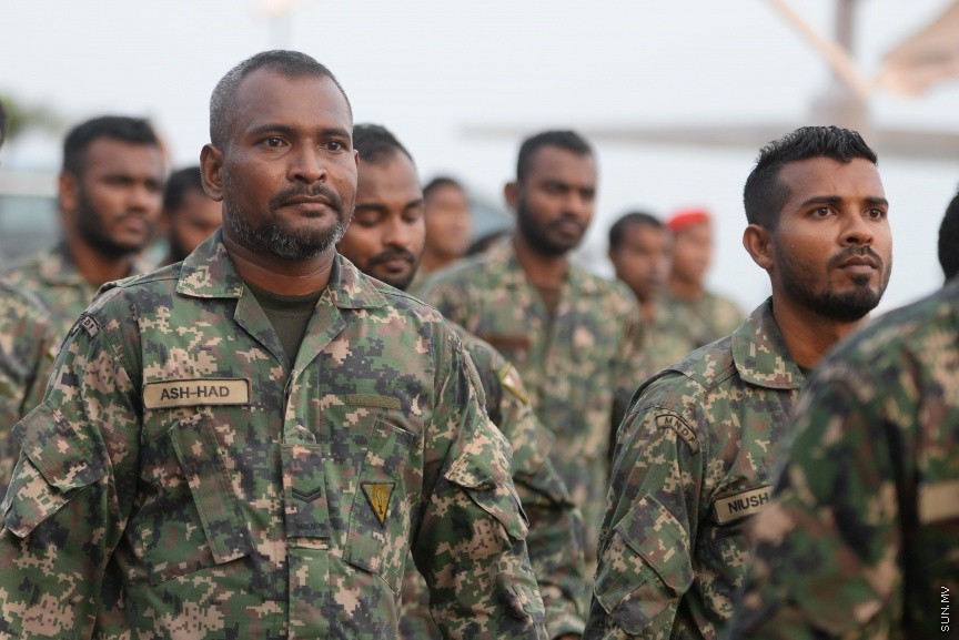 ނަޞްރުގެ ދުވަހުގެ މުނާސަބަތުގައި އެމްއެންޑީއެފުން ކުރިޔައްގެންދިޔަ  "ވިކްޓްރީ ރަން":  "ވިކްޓްރީ ރަން" އަކީ އަސްކަރިއްޔާތަކުގައި ކާމިޔާބީ ފާހަގަކުރުމަށާއި އަސްކަރީ ސަފުތަކުގެ ބަދަހިކަން ދައްކައިދިނުމާއި، ޤައުމީ ރޫޙާއި ޖޯޝް ލަޝްކަރުގައި އަށަގެންނެވުމަށް ބާއްވަމުންގެންދާ ހަރަކާތެކެވެ. ވަކިން ޚާއްޞަކޮށް މި ހަރަކާތް ރަމްޒުކޮށްދެނީ ދީނާއި ޤައުމުގެ ޙައްޤުގައި ޝަހީދުވި މަތިވެރި އަބްޠާލުންގެ ޒިކުރާއެ---ސަން ފޮޓޯ/ މުހައްމަދު އަފްރާހް 