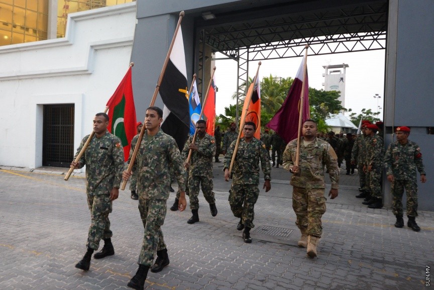 ނަޞްރުގެ ދުވަހުގެ މުނާސަބަތުގައި އެމްއެންޑީއެފުން ކުރިޔައްގެންދިޔަ  "ވިކްޓްރީ ރަން":  "ވިކްޓްރީ ރަން" އަކީ އަސްކަރިއްޔާތަކުގައި ކާމިޔާބީ ފާހަގަކުރުމަށާއި އަސްކަރީ ސަފުތަކުގެ ބަދަހިކަން ދައްކައިދިނުމާއި، ޤައުމީ ރޫޙާއި ޖޯޝް ލަޝްކަރުގައި އަށަގެންނެވުމަށް ބާއްވަމުންގެންދާ ހަރަކާތެކެވެ. ވަކިން ޚާއްޞަކޮށް މި ހަރަކާތް ރަމްޒުކޮށްދެނީ ދީނާއި ޤައުމުގެ ޙައްޤުގައި ޝަހީދުވި މަތިވެރި އަބްޠާލުންގެ ޒިކުރާއެ---ސަން ފޮޓޯ/ މުހައްމަދު އަފްރާހް 