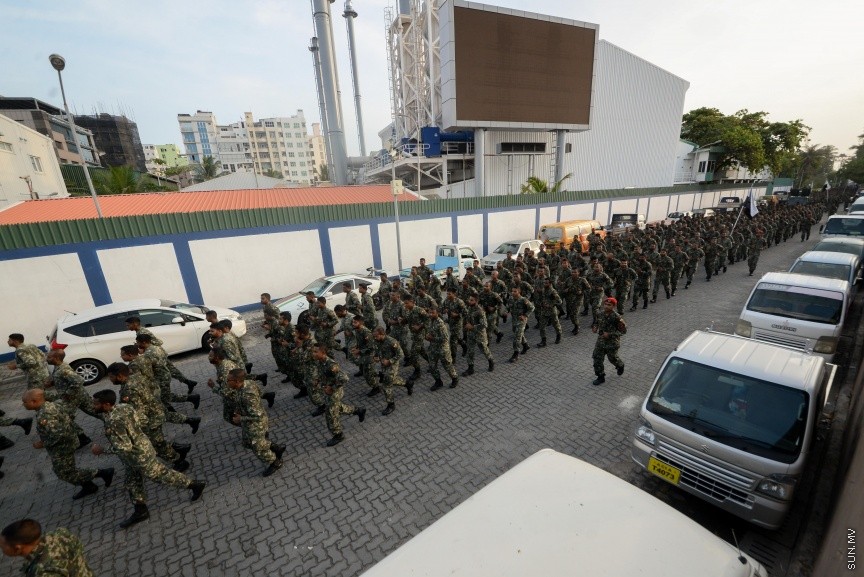 ނަޞްރުގެ ދުވަހުގެ މުނާސަބަތުގައި އެމްއެންޑީއެފުން ކުރިޔައްގެންދިޔަ  "ވިކްޓްރީ ރަން":  "ވިކްޓްރީ ރަން" އަކީ އަސްކަރިއްޔާތަކުގައި ކާމިޔާބީ ފާހަގަކުރުމަށާއި އަސްކަރީ ސަފުތަކުގެ ބަދަހިކަން ދައްކައިދިނުމާއި، ޤައުމީ ރޫޙާއި ޖޯޝް ލަޝްކަރުގައި އަށަގެންނެވުމަށް ބާއްވަމުންގެންދާ ހަރަކާތެކެވެ. ވަކިން ޚާއްޞަކޮށް މި ހަރަކާތް ރަމްޒުކޮށްދެނީ ދީނާއި ޤައުމުގެ ޙައްޤުގައި ޝަހީދުވި މަތިވެރި އަބްޠާލުންގެ ޒިކުރާއެ---ސަން ފޮޓޯ/ މުހައްމަދު އަފްރާހް 