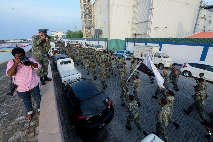 ނަޞްރުގެ ދުވަހުގެ މުނާސަބަތުގައި އެމްއެންޑީއެފުން ކުރިޔައްގެންދިޔަ  "ވިކްޓްރީ ރަން":  "ވިކްޓްރީ ރަން" އަކީ އަސްކަރިއްޔާތަކުގައި ކާމިޔާބީ ފާހަގަކުރުމަށާއި އަސްކަރީ ސަފުތަކުގެ ބަދަހިކަން ދައްކައިދިނުމާއި، ޤައުމީ ރޫޙާއި ޖޯޝް ލަޝްކަރުގައި އަށަގެންނެވުމަށް ބާއްވަމުންގެންދާ ހަރަކާތެކެވެ. ވަކިން ޚާއްޞަކޮށް މި ހަރަކާތް ރަމްޒުކޮށްދެނީ ދީނާއި ޤައުމުގެ ޙައްޤުގައި ޝަހީދުވި މަތިވެރި އަބްޠާލުންގެ ޒިކުރާއެ---ސަން ފޮޓޯ/ މުހައްމަދު އަފްރާހް 