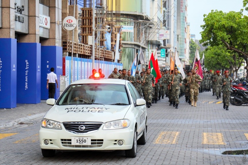 ނަޞްރުގެ ދުވަހުގެ މުނާސަބަތުގައި އެމްއެންޑީއެފުން ކުރިޔައްގެންދިޔަ  "ވިކްޓްރީ ރަން":  "ވިކްޓްރީ ރަން" އަކީ އަސްކަރިއްޔާތަކުގައި ކާމިޔާބީ ފާހަގަކުރުމަށާއި އަސްކަރީ ސަފުތަކުގެ ބަދަހިކަން ދައްކައިދިނުމާއި، ޤައުމީ ރޫޙާއި ޖޯޝް ލަޝްކަރުގައި އަށަގެންނެވުމަށް ބާއްވަމުންގެންދާ ހަރަކާތެކެވެ. ވަކިން ޚާއްޞަކޮށް މި ހަރަކާތް ރަމްޒުކޮށްދެނީ ދީނާއި ޤައުމުގެ ޙައްޤުގައި ޝަހީދުވި މަތިވެރި އަބްޠާލުންގެ ޒިކުރާއެ---ސަން ފޮޓޯ/ މުހައްމަދު އަފްރާހް 