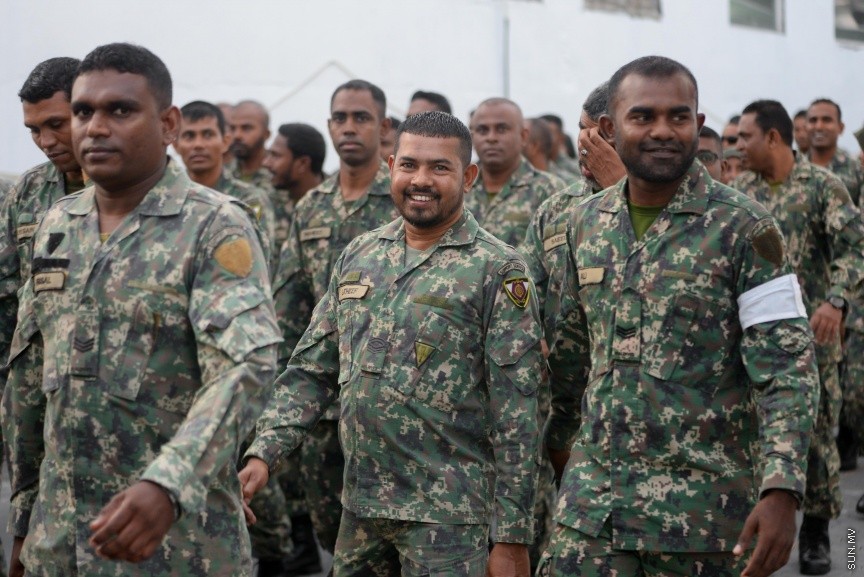 ނަޞްރުގެ ދުވަހުގެ މުނާސަބަތުގައި އެމްއެންޑީއެފުން ކުރިޔައްގެންދިޔަ  "ވިކްޓްރީ ރަން":  "ވިކްޓްރީ ރަން" އަކީ އަސްކަރިއްޔާތަކުގައި ކާމިޔާބީ ފާހަގަކުރުމަށާއި އަސްކަރީ ސަފުތަކުގެ ބަދަހިކަން ދައްކައިދިނުމާއި، ޤައުމީ ރޫޙާއި ޖޯޝް ލަޝްކަރުގައި އަށަގެންނެވުމަށް ބާއްވަމުންގެންދާ ހަރަކާތެކެވެ. ވަކިން ޚާއްޞަކޮށް މި ހަރަކާތް ރަމްޒުކޮށްދެނީ ދީނާއި ޤައުމުގެ ޙައްޤުގައި ޝަހީދުވި މަތިވެރި އަބްޠާލުންގެ ޒިކުރާއެ---ސަން ފޮޓޯ/ މުހައްމަދު އަފްރާހް 