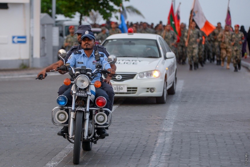 ނަޞްރުގެ ދުވަހުގެ މުނާސަބަތުގައި އެމްއެންޑީއެފުން ކުރިޔައްގެންދިޔަ  "ވިކްޓްރީ ރަން":  "ވިކްޓްރީ ރަން" އަކީ އަސްކަރިއްޔާތަކުގައި ކާމިޔާބީ ފާހަގަކުރުމަށާއި އަސްކަރީ ސަފުތަކުގެ ބަދަހިކަން ދައްކައިދިނުމާއި، ޤައުމީ ރޫޙާއި ޖޯޝް ލަޝްކަރުގައި އަށަގެންނެވުމަށް ބާއްވަމުންގެންދާ ހަރަކާތެކެވެ. ވަކިން ޚާއްޞަކޮށް މި ހަރަކާތް ރަމްޒުކޮށްދެނީ ދީނާއި ޤައުމުގެ ޙައްޤުގައި ޝަހީދުވި މަތިވެރި އަބްޠާލުންގެ ޒިކުރާއެ---ސަން ފޮޓޯ/ މުހައްމަދު އަފްރާހް 