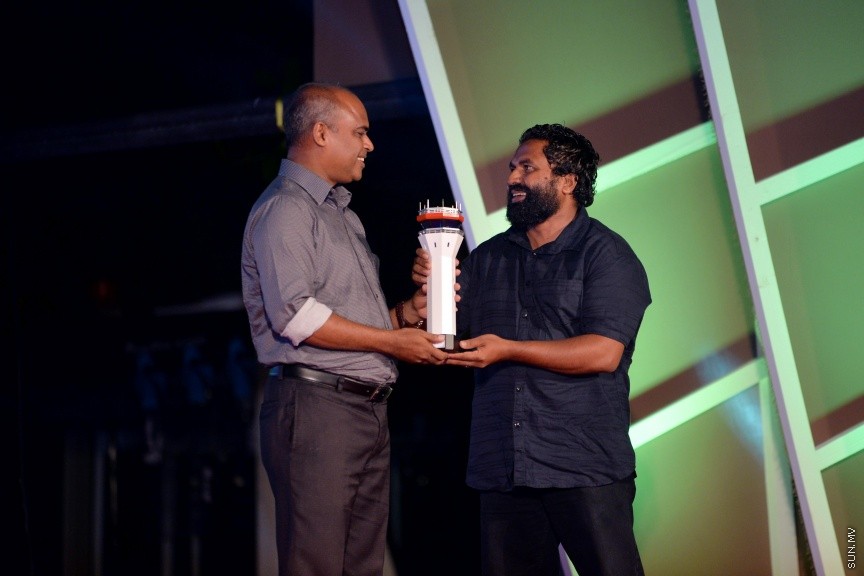 އެމްއޭސީއެލްގެ މުވައްޒަފުންނަށް ހާއްސަކޮށްގެން އެ ކުންފުނީގެ މެނޭޖިން ޑިރެކްޓަރު ދެއްވާ "އެމްޑީ އެވޯޑު" ދިނުމުގެ ހަފްލާގެ ތެރެއިން---ސަން ފޮޓޯ/ ފަޔާޒު މޫސަ 