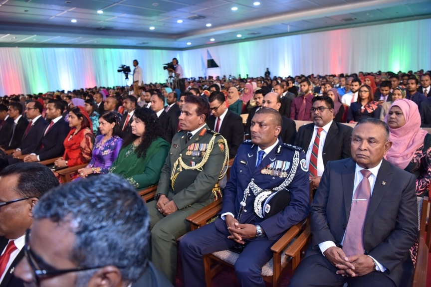 ނޮވެމްބަރ 11، 2017: ޖުމްހޫރީ ދުވަސް ފާހަގަކުރުމަށް ދަރުބާރުގޭގައި ބޭއްވި ޚާއްސަ ޖަލްސާގެ ތެރެއިން -- ފޮޓޯ/ ރައީސް އޮފީސް