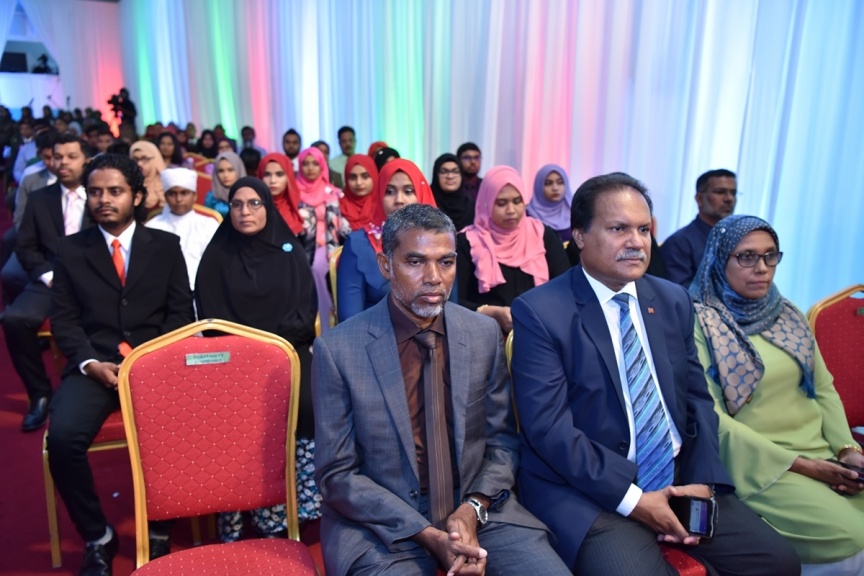 ނޮވެމްބަރ 11، 2017: ޖުމްހޫރީ ދުވަސް ފާހަގަކުރުމަށް ދަރުބާރުގޭގައި ބޭއްވި ޚާއްސަ ޖަލްސާގެ ތެރެއިން -- ފޮޓޯ/ ރައީސް އޮފީސް