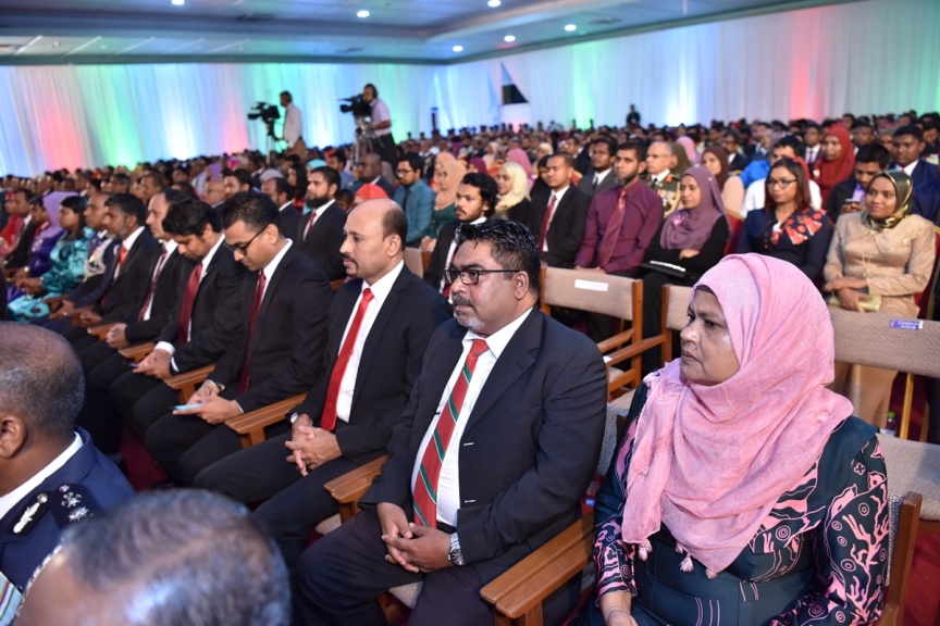 ނޮވެމްބަރ 11، 2017: ޖުމްހޫރީ ދުވަސް ފާހަގަކުރުމަށް ދަރުބާރުގޭގައި ބޭއްވި ޚާއްސަ ޖަލްސާގެ ތެރެއިން -- ފޮޓޯ/ ރައީސް އޮފީސް