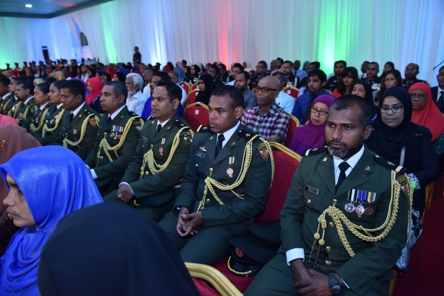 ނޮވެމްބަރ 11، 2017: ޖުމްހޫރީ ދުވަސް ފާހަގަކުރުމަށް ދަރުބާރުގޭގައި ބޭއްވި ޚާއްސަ ޖަލްސާގެ ތެރެއިން -- ފޮޓޯ/ ރައީސް އޮފީސް