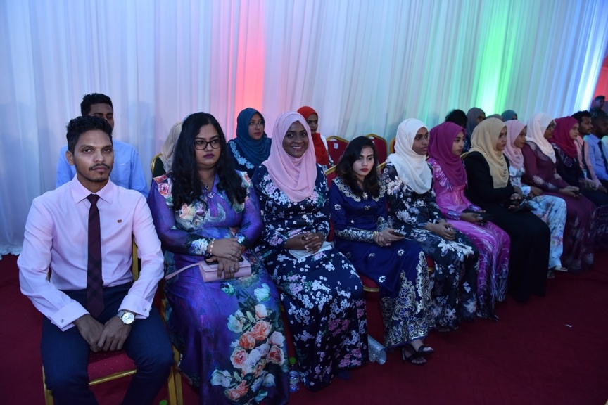 ނޮވެމްބަރ 11، 2017: ޖުމްހޫރީ ދުވަސް ފާހަގަކުރުމަށް ދަރުބާރުގޭގައި ބޭއްވި ޚާއްސަ ޖަލްސާގެ ތެރެއިން -- ފޮޓޯ/ ރައީސް އޮފީސް