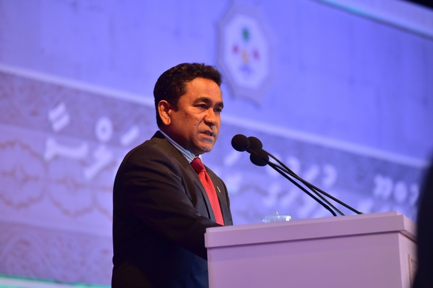 ނޮވެމްބަރ 11، 2017: ޖުމްހޫރީ ދުވަސް ފާހަގަކުރުމަށް ދަރުބާރުގޭގައި ބޭއްވި ޚާއްސަ ޖަލްސާގެ ތެރެއިން -- ފޮޓޯ/ ރައީސް އޮފީސް