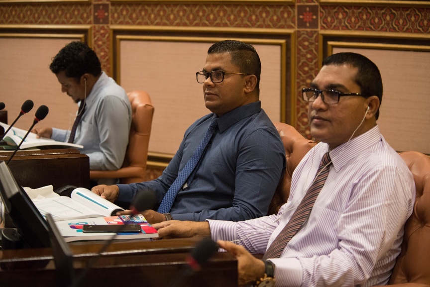 ނޮވެމްބަރ 15، 2018: އަންނަ އަހަރަށް ލަފާކުރާ ދައުލަތުގެ ބަޖެޓް ރައްޔިތުންގެ މަޖިލީހަށް ހުށައެޅުމަށް ބޭއްވި މަޖިލިސް ޖަލްސާގެ ތެރެއިން -- ފޮޓޯ/ މަޖިލިސް